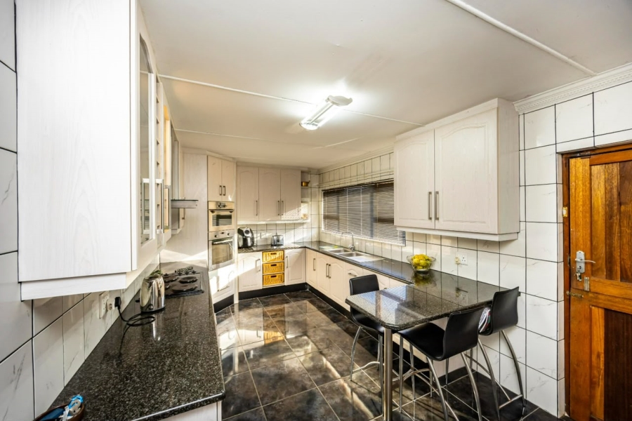 4 Bedroom Property for Sale in Beacon Bay Eastern Cape